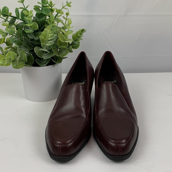 What’s What burgundy heels - Picture 2 of 11